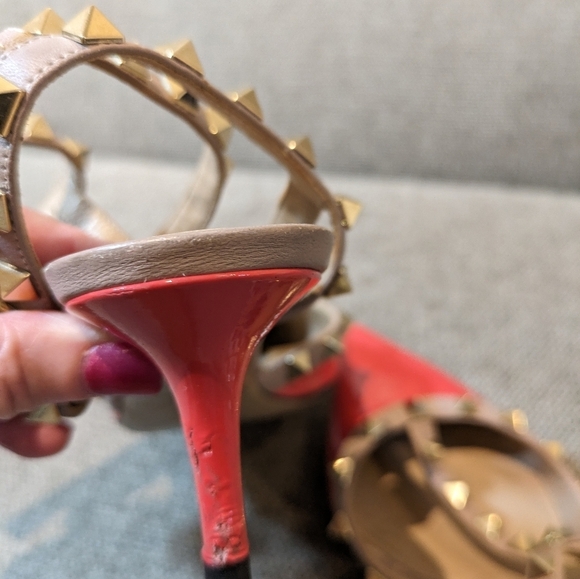 Valentino Garavani Rockstud Accents Patent Leather Slingback Pumps - Picture 12 of 16